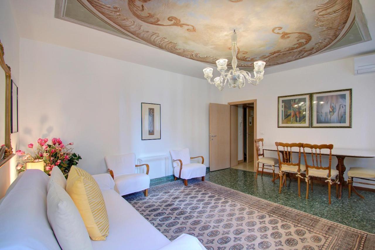 Marco Canal-Views Venice Exterior photo
